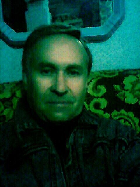 8728668  Leon, 64 ,    