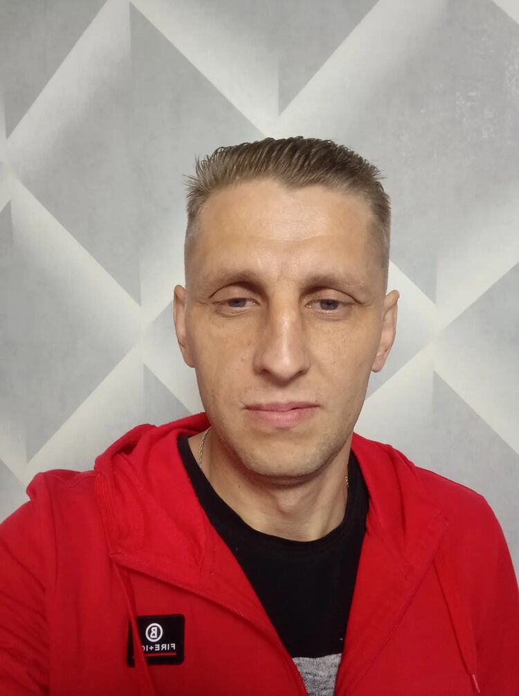  43800008  Evgeni, 36 ,    