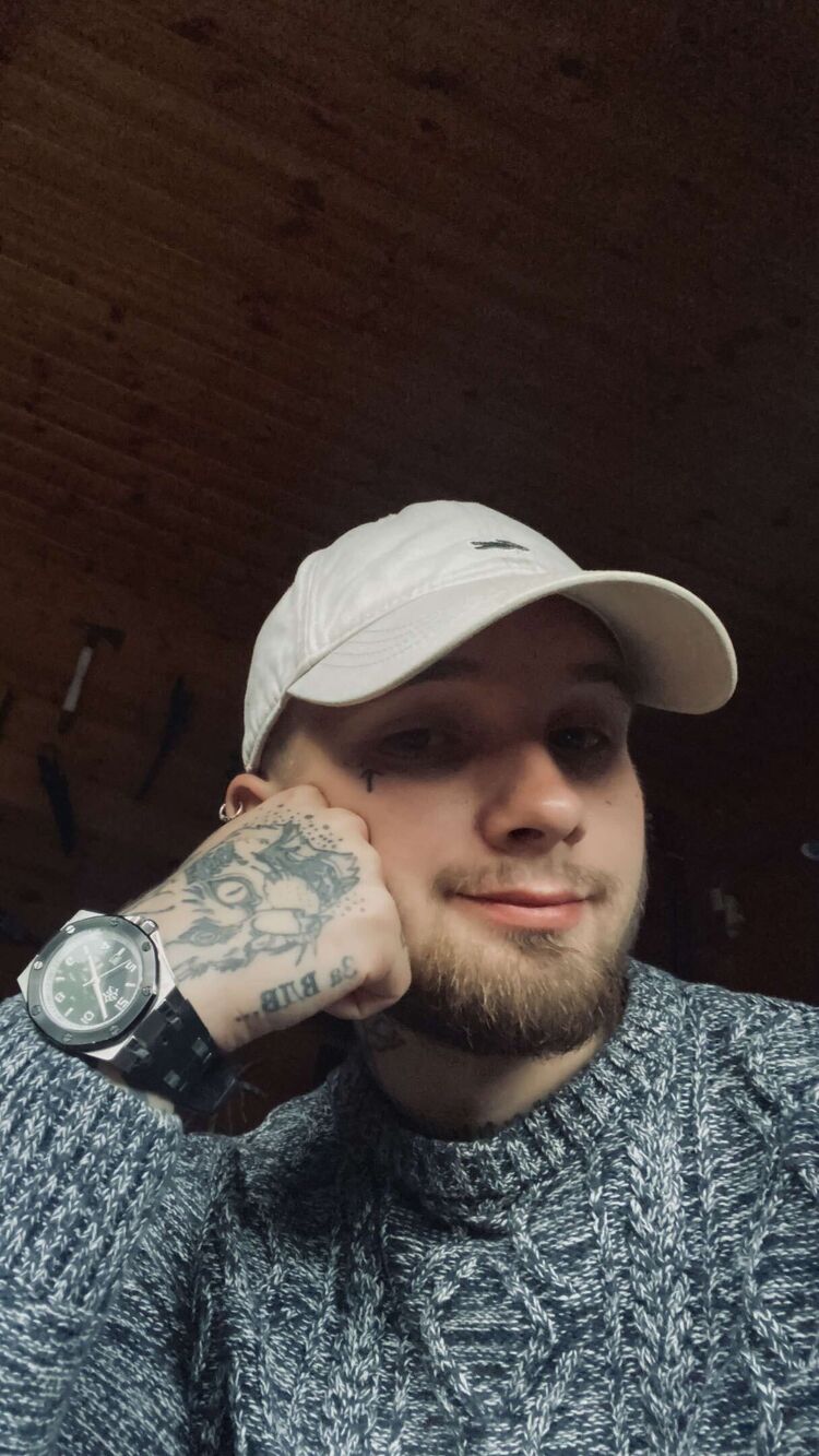  46681978  , 27 ,    