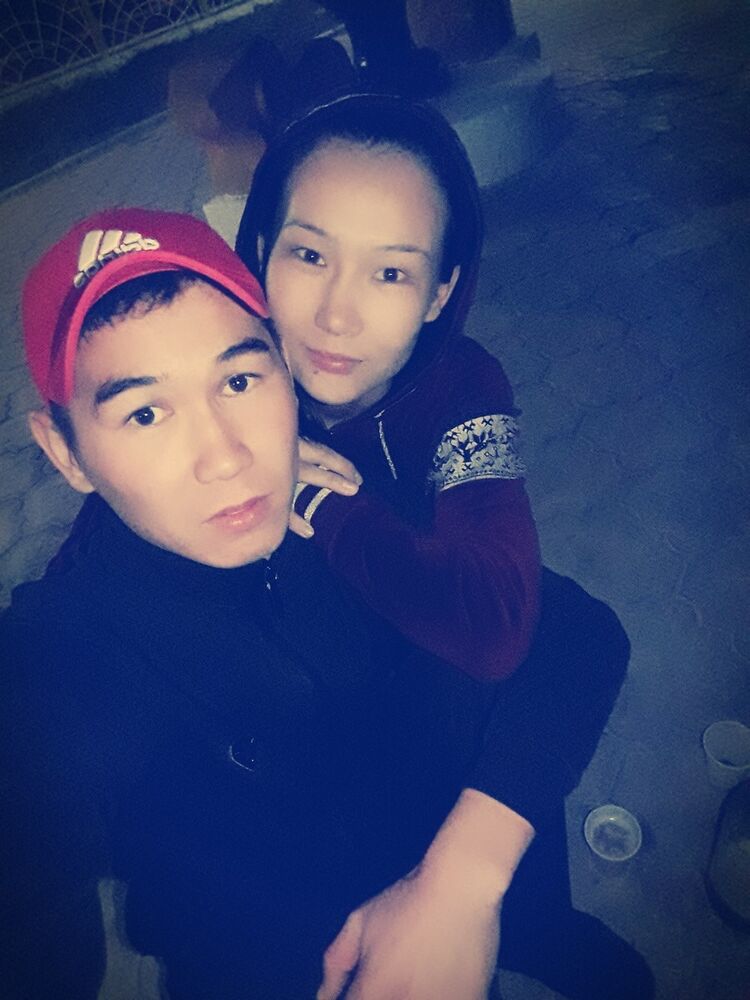  ,   Adilet, 33 ,  