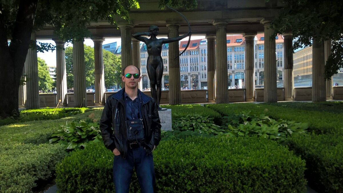  14144288  Aleksandr, 42 ,    
