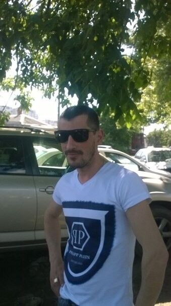  8693808  Anton, 38 ,    