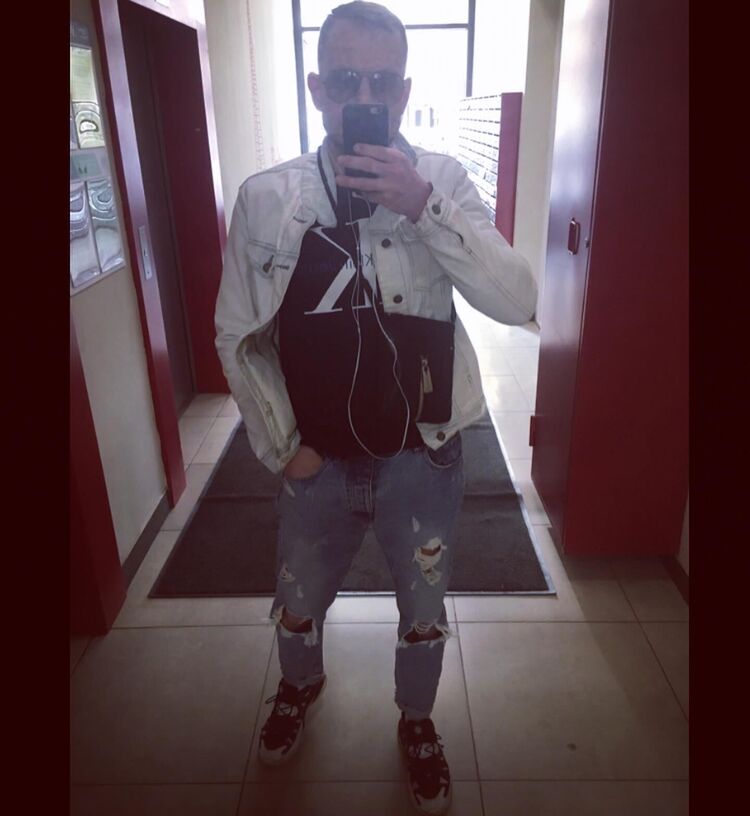  35273578  , 34 ,    -