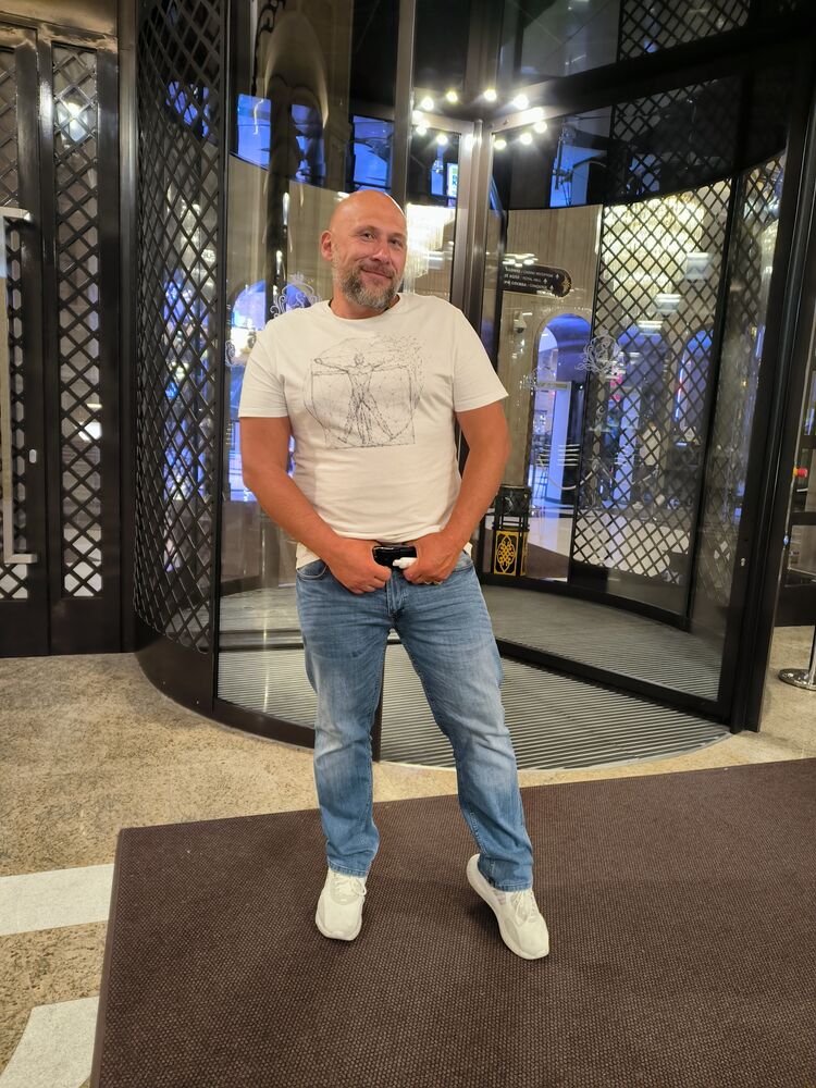  35932528  Vladimir, 46 ,    