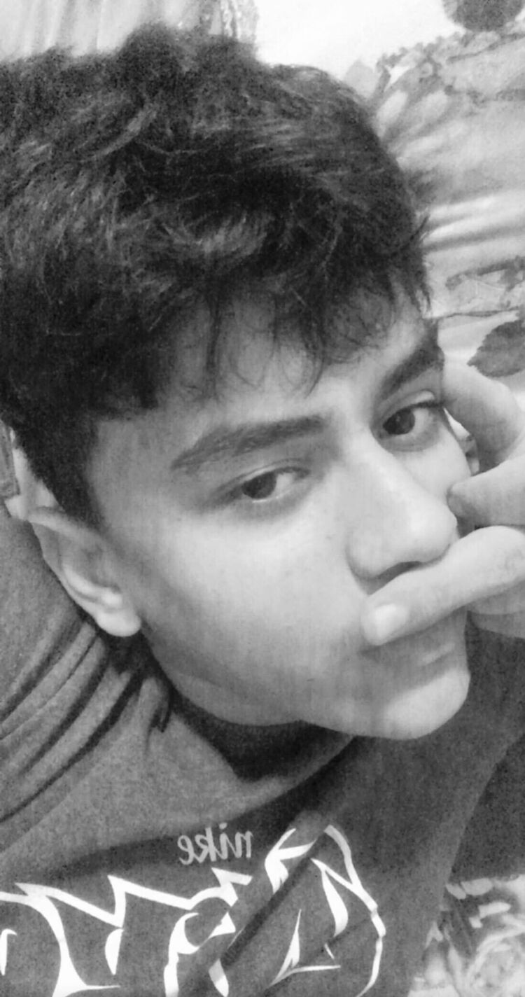  31090818  Muhammet, 24 ,    