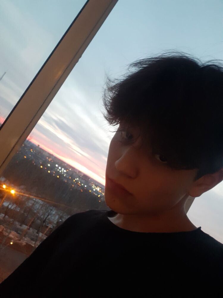  53725028  Johan, 18 ,    