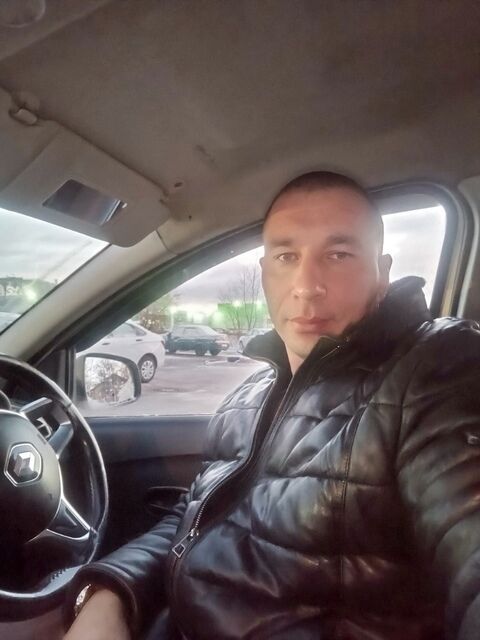  47400158  Alexander, 41 ,     