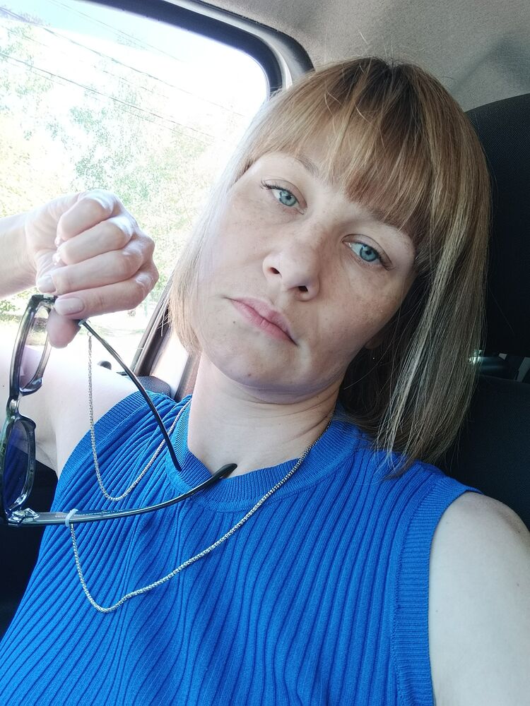  51044388  Lena, 40 ,    