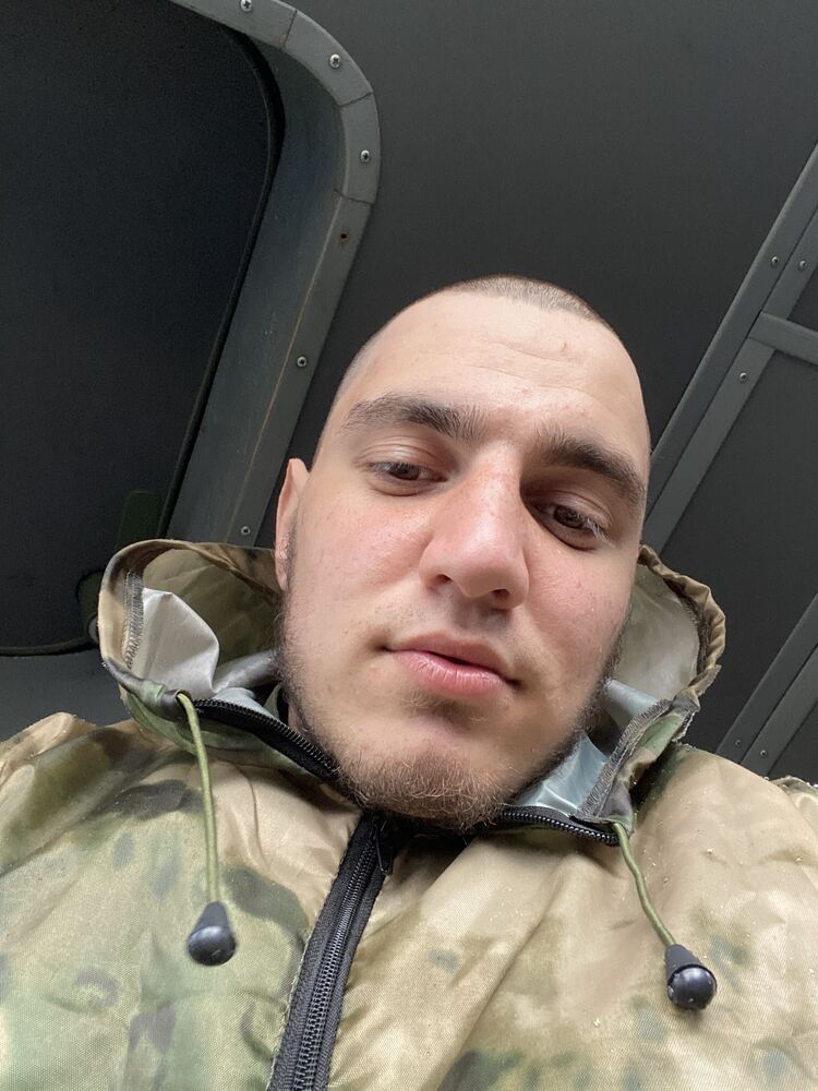  45864878  , 24 ,    