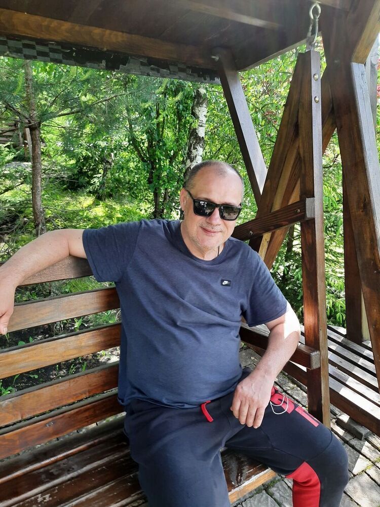  ,   Valery, 55 ,   c 