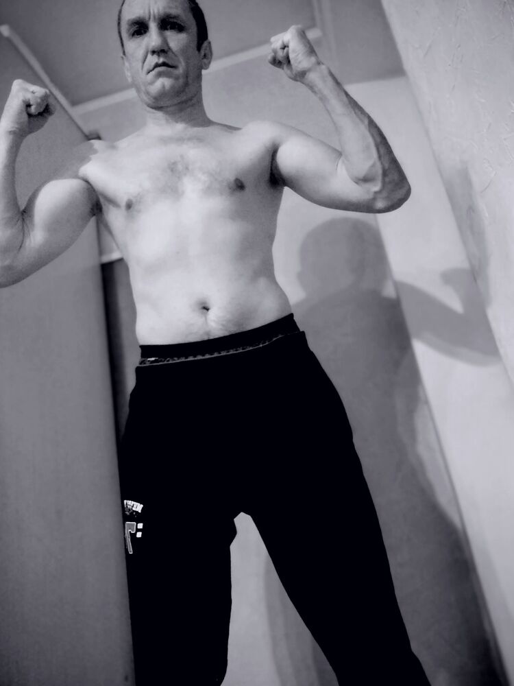  54640918  Ivan, 45 ,    