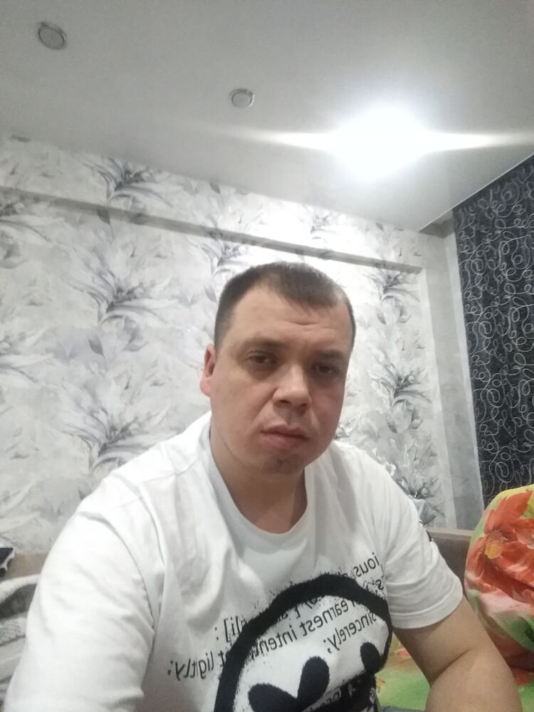  41522888  Mikhail, 39 ,    