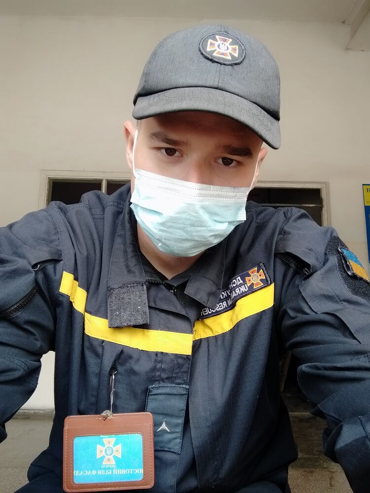  23192818  , 27 ,    