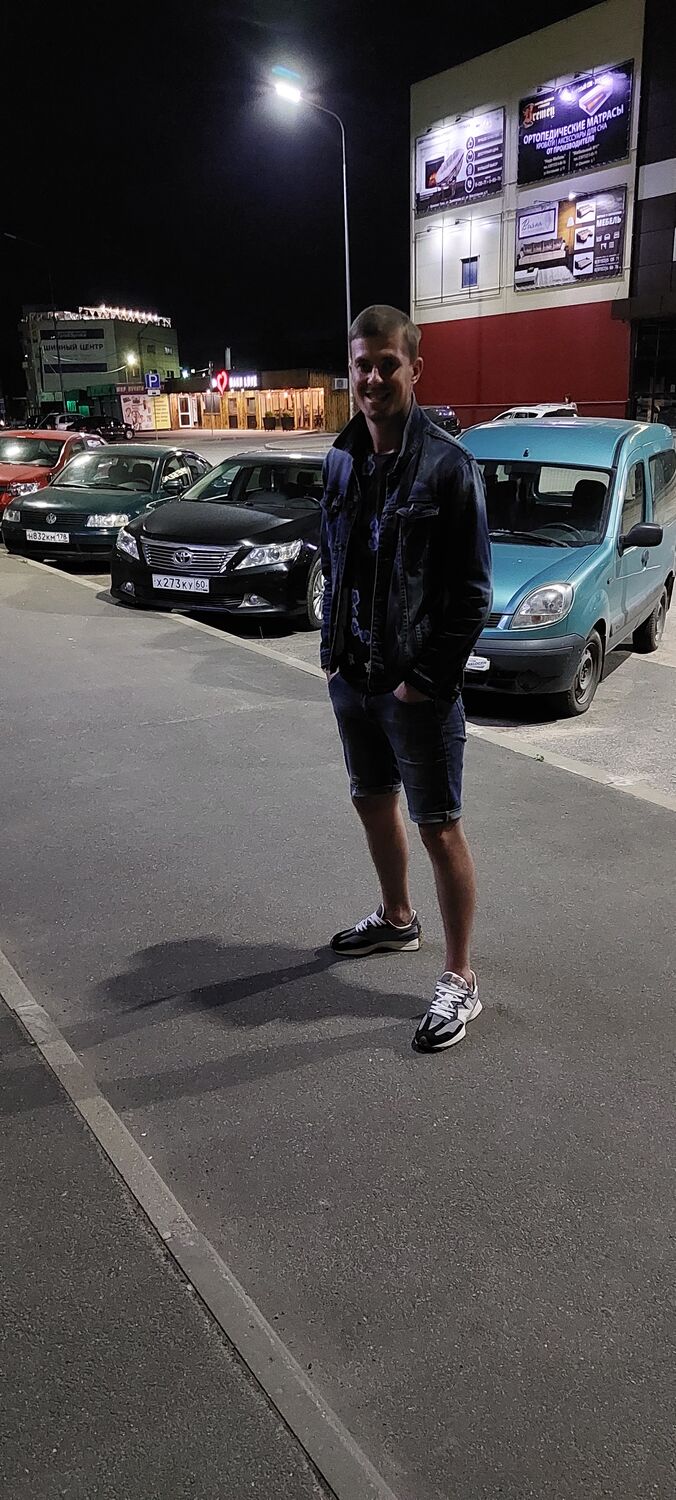  34221128  Kirill, 34 ,     