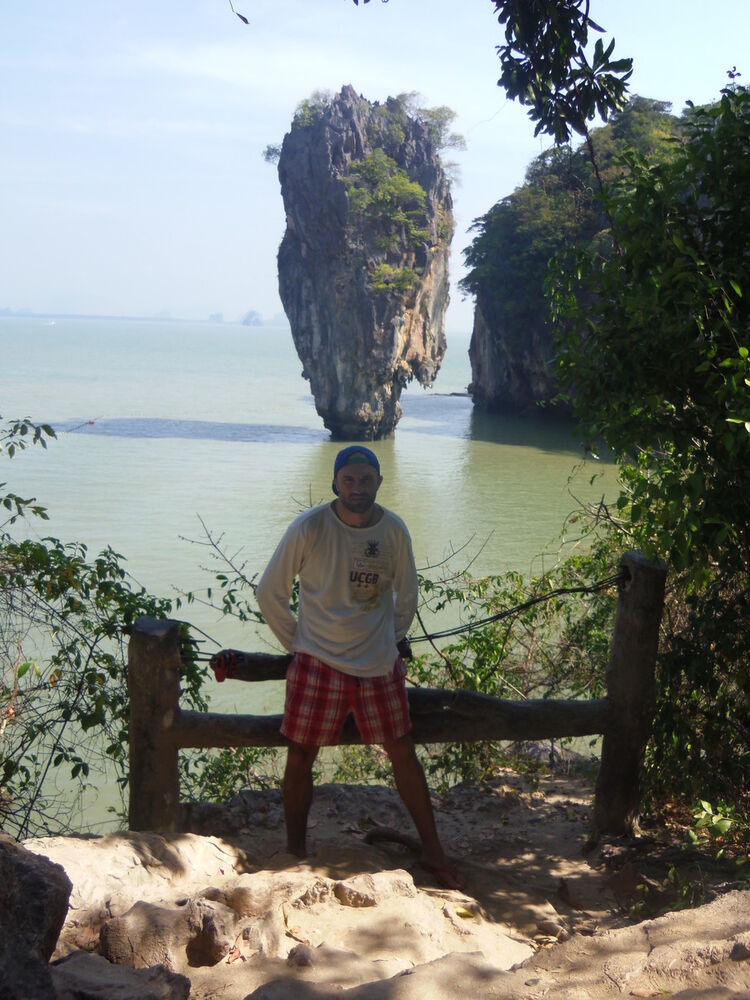  ,   Anton, 37 ,   ,   