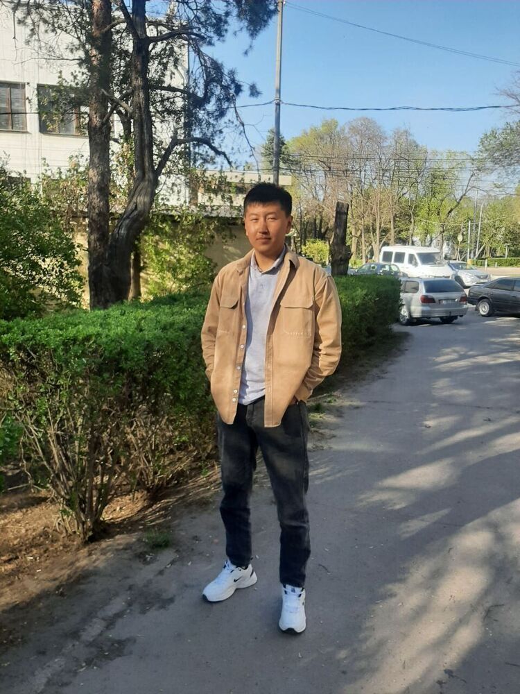  ,   Jaka, 23 ,   ,   