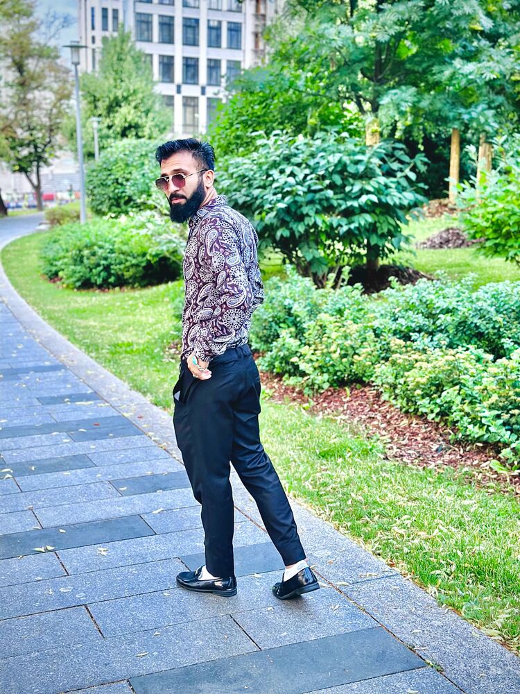  35827168  Sahil, 29 ,    