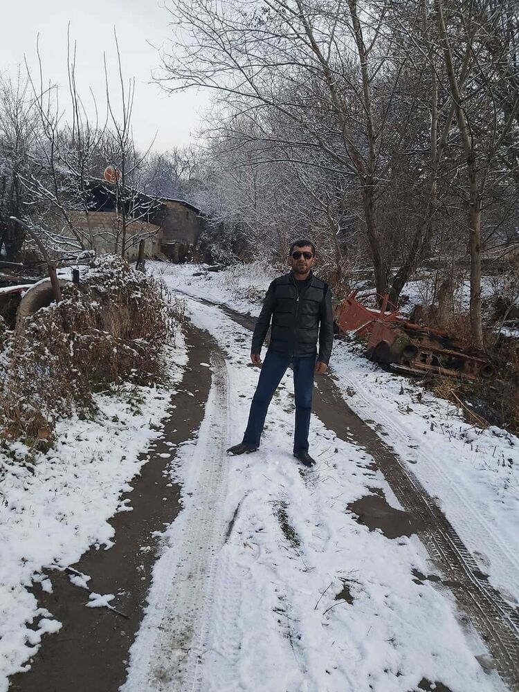  18752738  HOVHANNES, 38 ,    