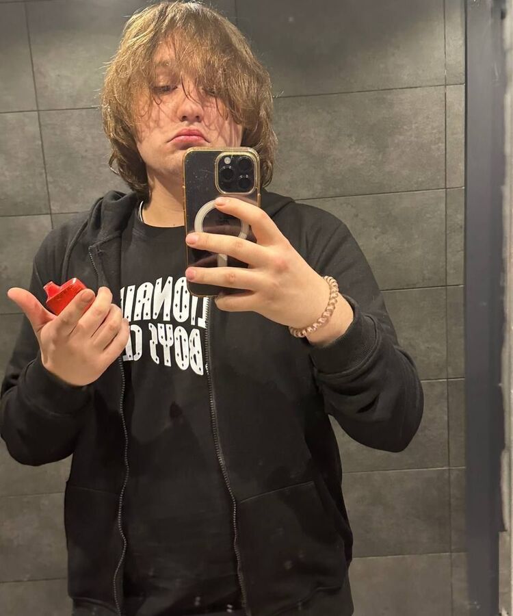 ���� 40011498 ����� Artem, 23 ����, ���� ���������� � �����-����������