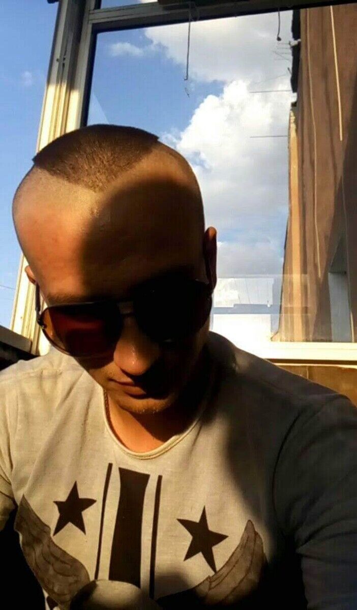  22328788  Igor, 31 ,    