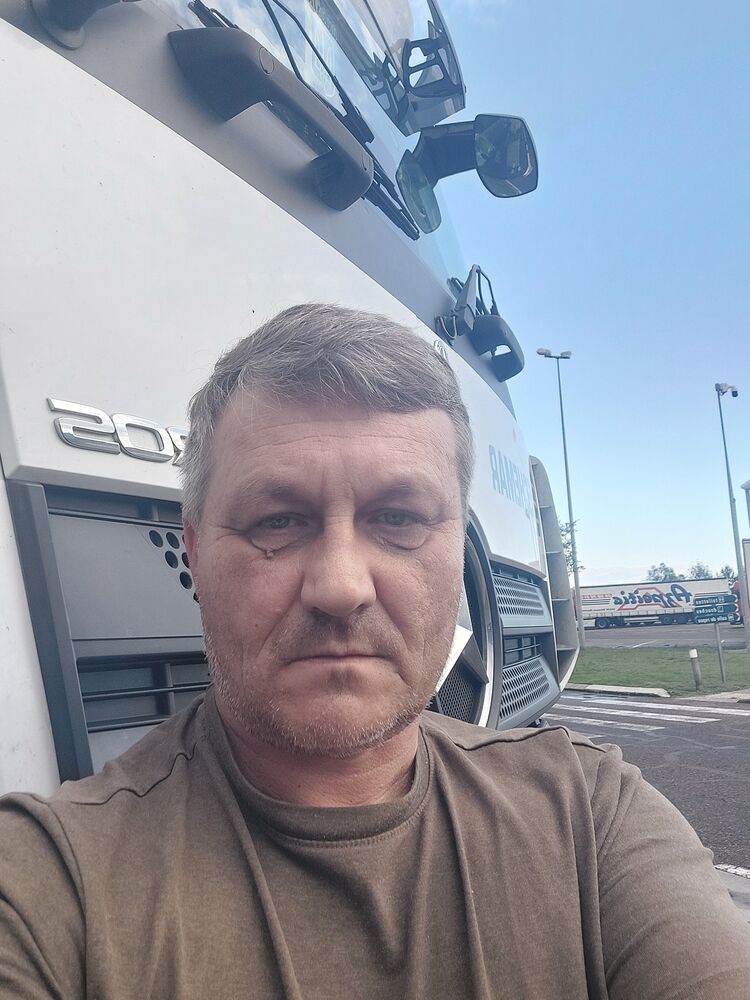  54176528  Viktor, 54 ,    Irun