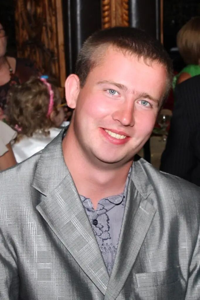  30474968  Anatoly, 35 ,    