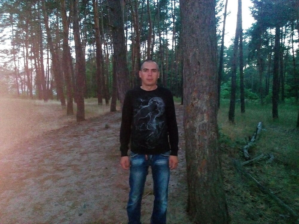  9831838  Sergei, 43 ,    