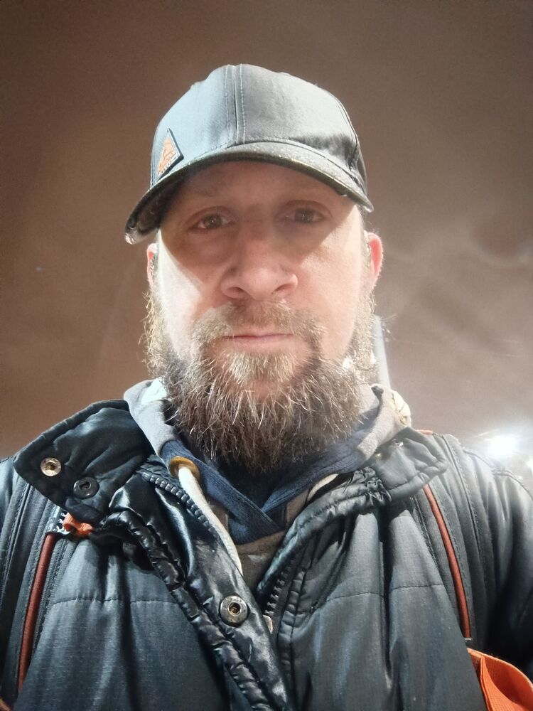  53748838  DeckeR, 38 ,    