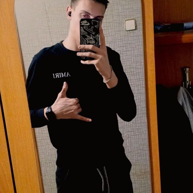  45701778  Danil, 20 ,    