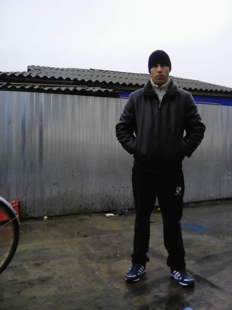  28113408  Viktor, 35 ,    