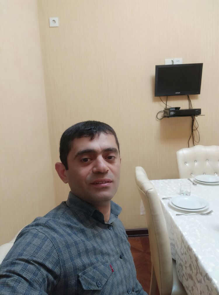  ,   Asim, 42 ,   ,   