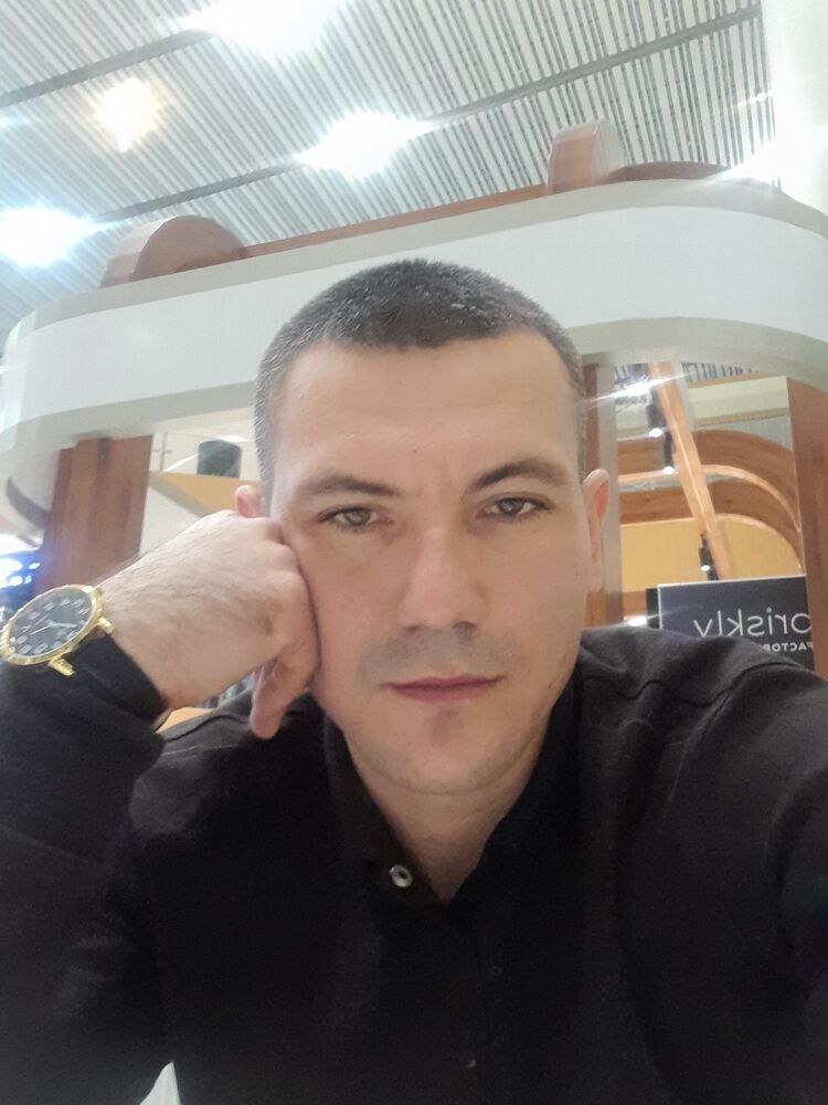  ,   Lawyer, 35 ,   ,   , c , 