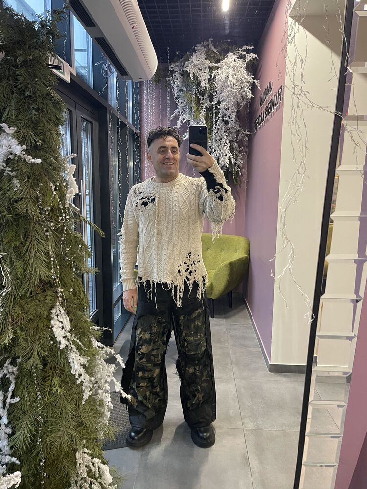  54808868  Gabriel, 40 ,    