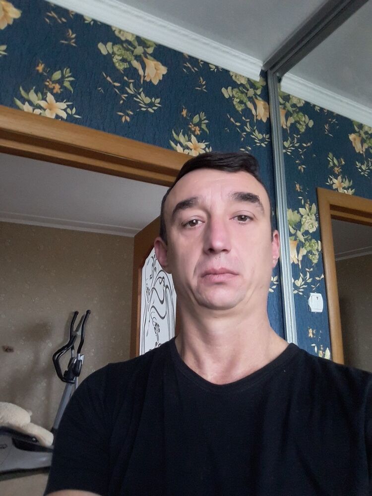  ,   Yuriy, 44 ,  