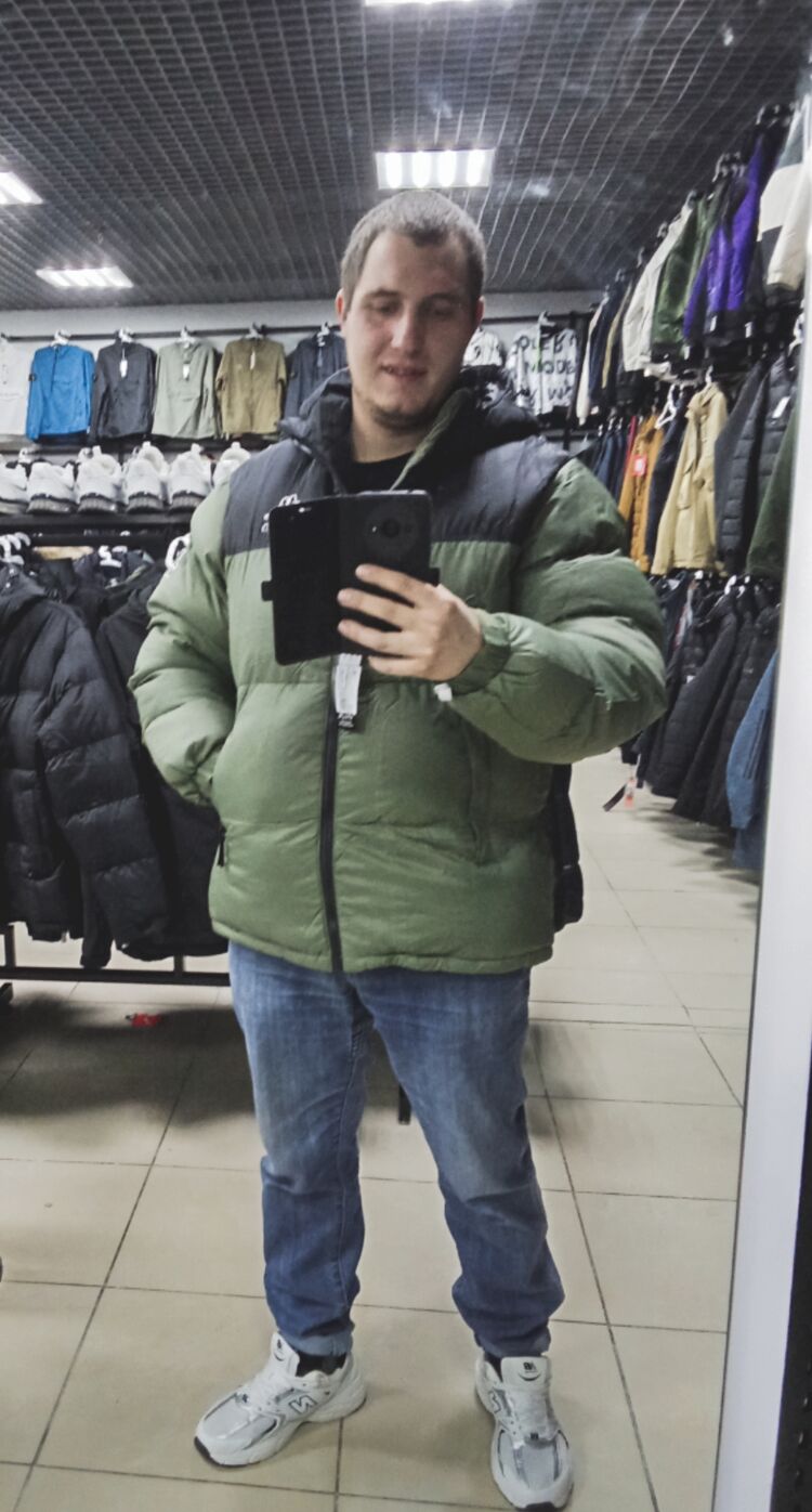  48064828  , 28 ,    -