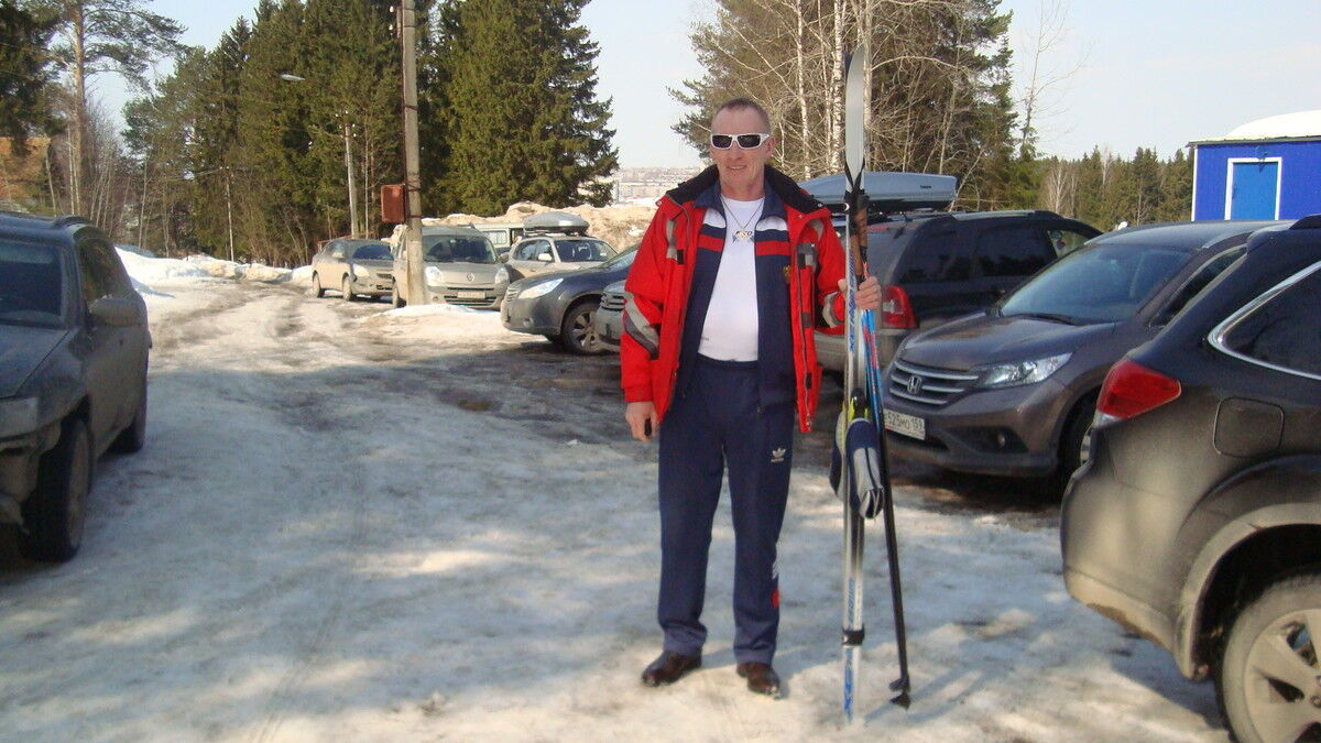  5427688  Viktor, 60 ,    