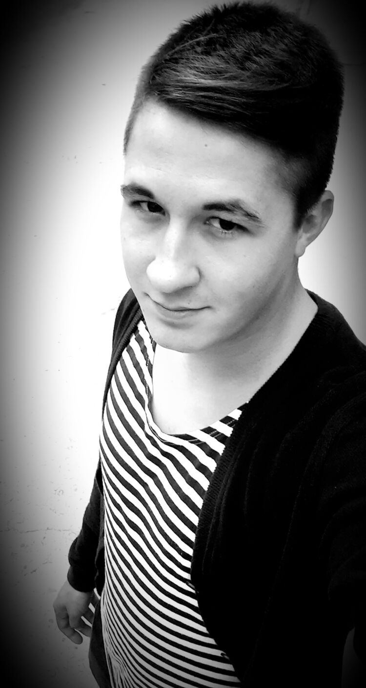  52071298  Meevi, 27 ,    