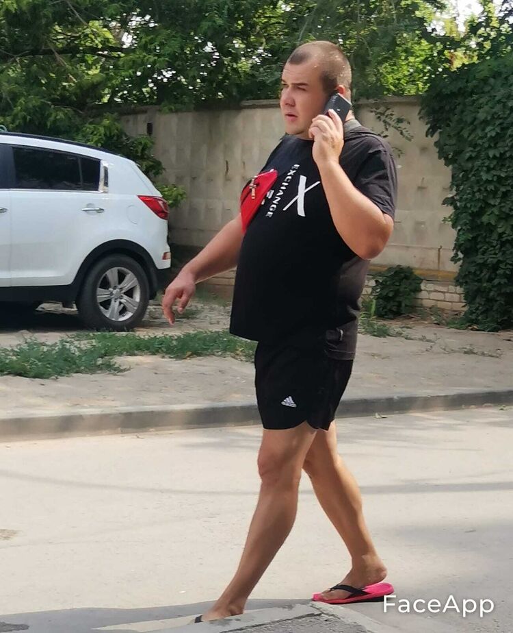  29803918  Anton, 44 ,    