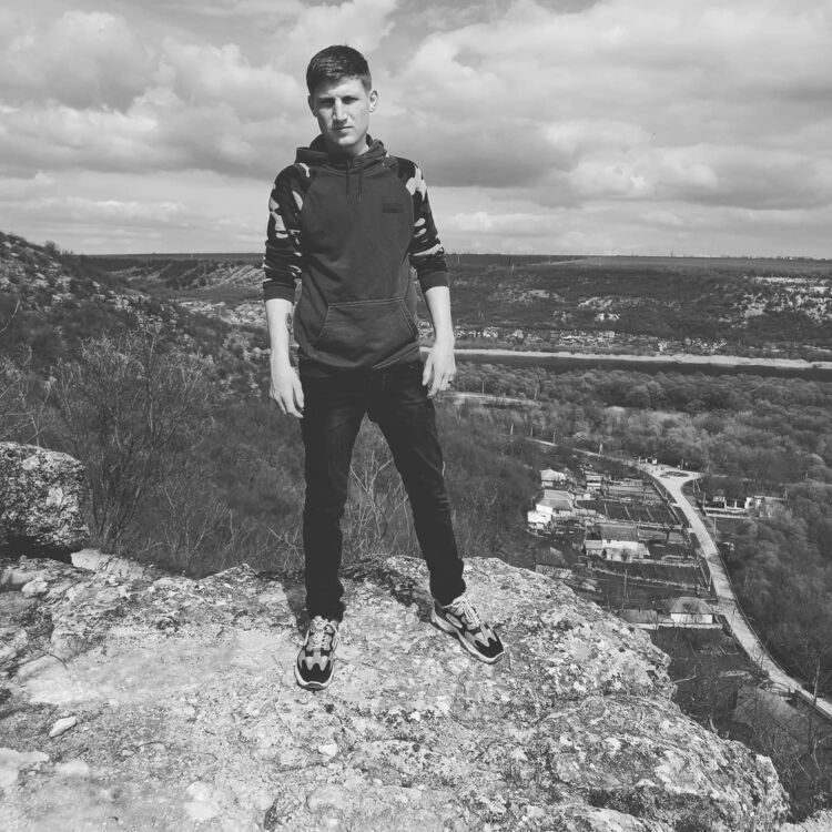  ,   Mihai, 22 ,   ,   