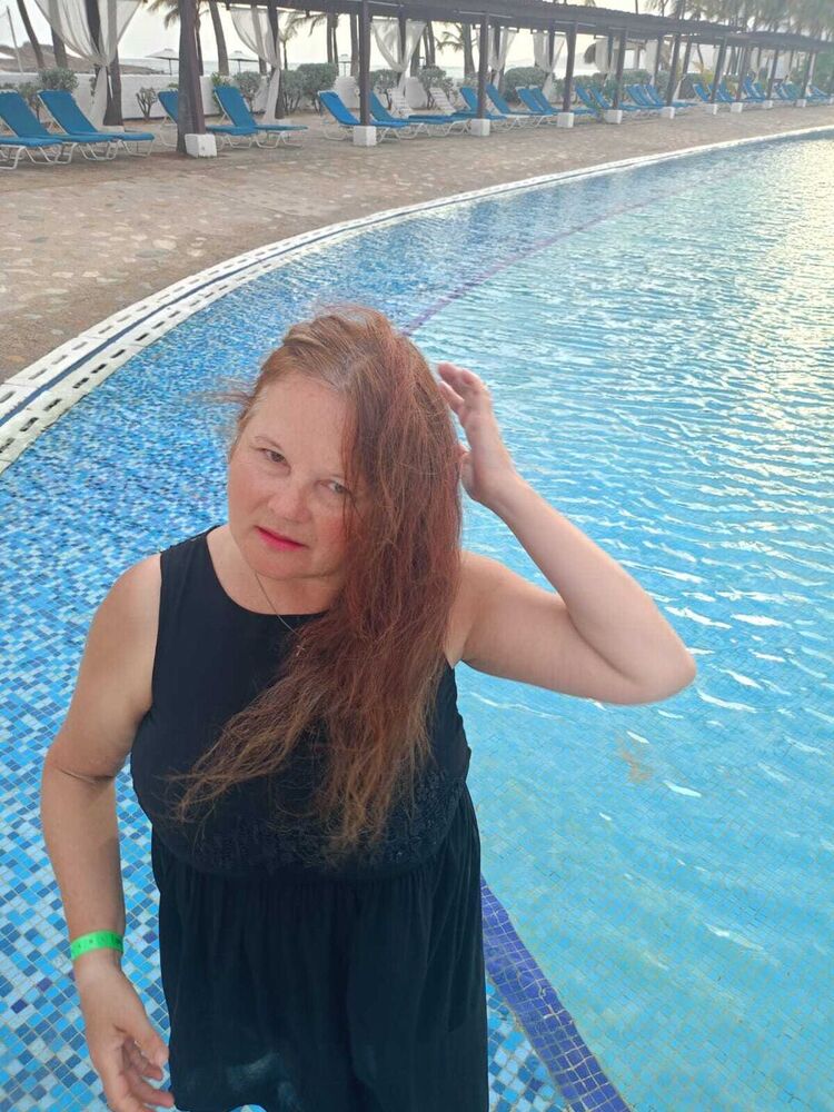  51687408  Margo, 49 ,    