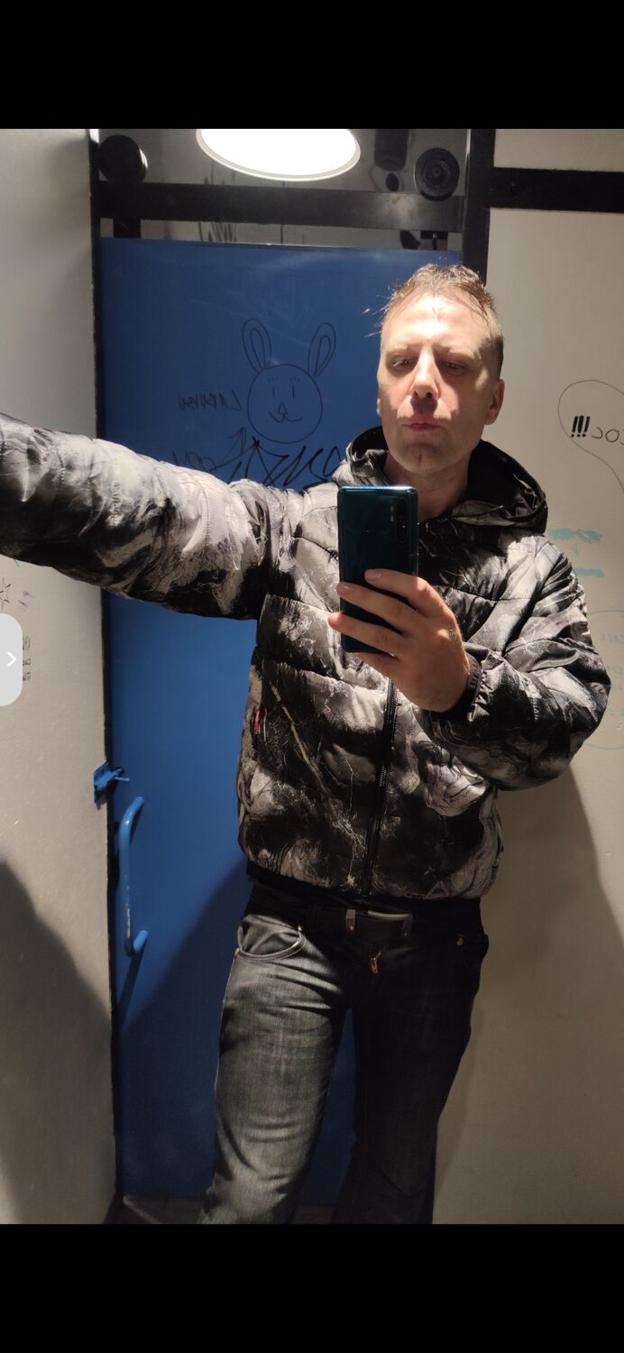  53345558     , 37 ,    
