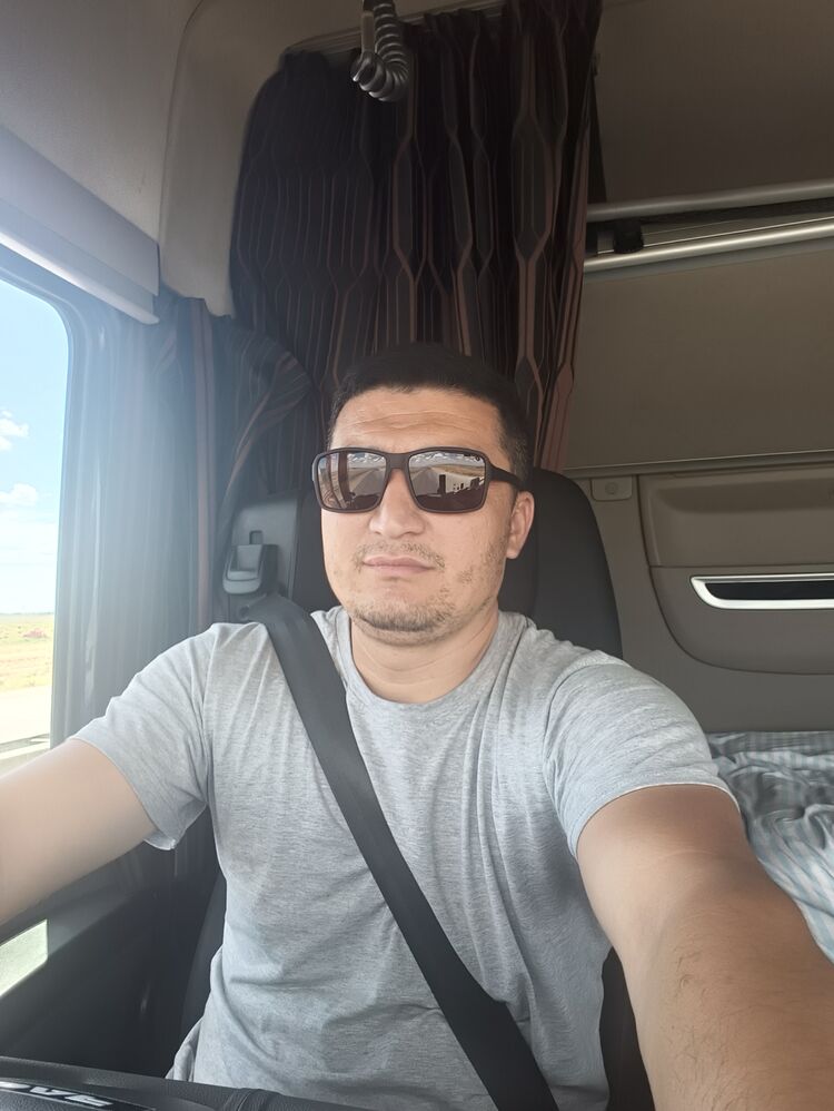  ,   Azizbek, 32 ,   ,   , c 
