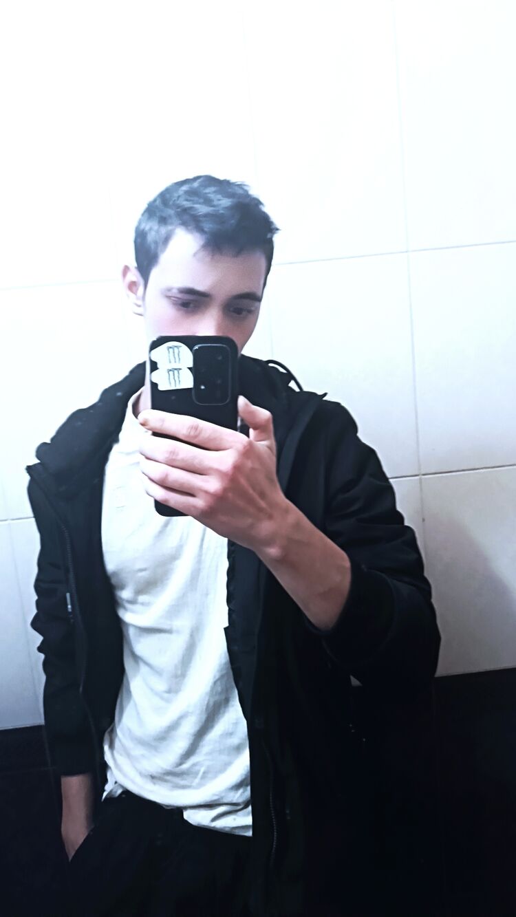  54832258  Pavel, 21 ,    