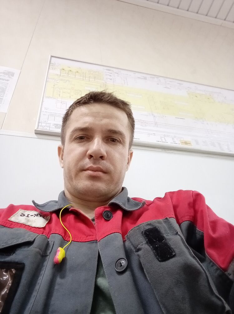  46924758  , 35 ,    