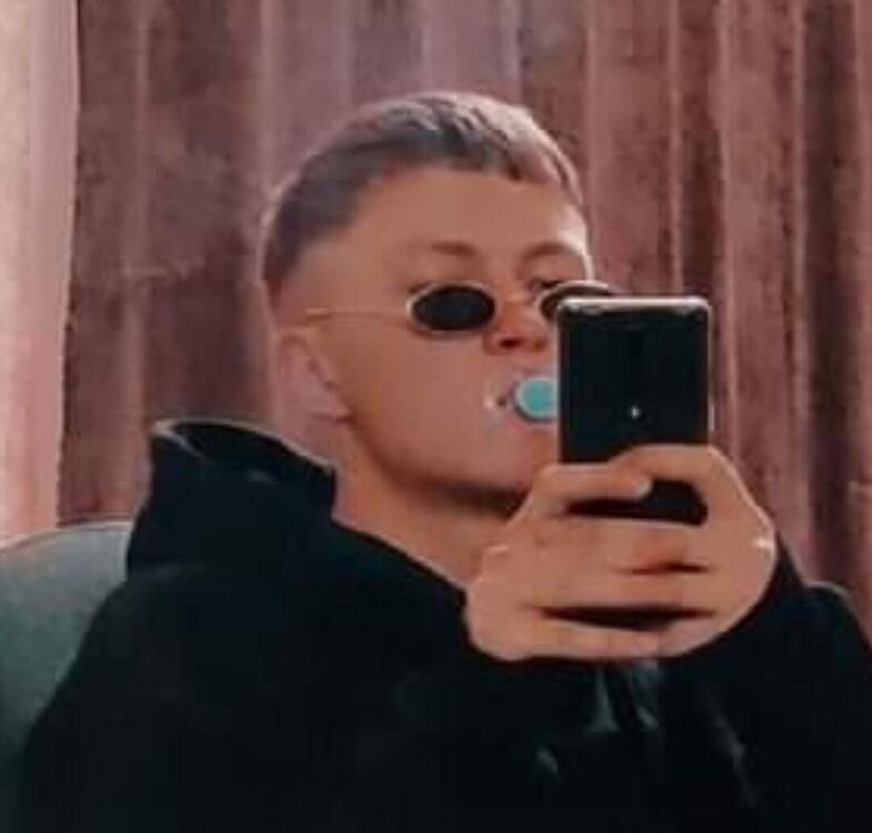  28718858  , 25 ,    