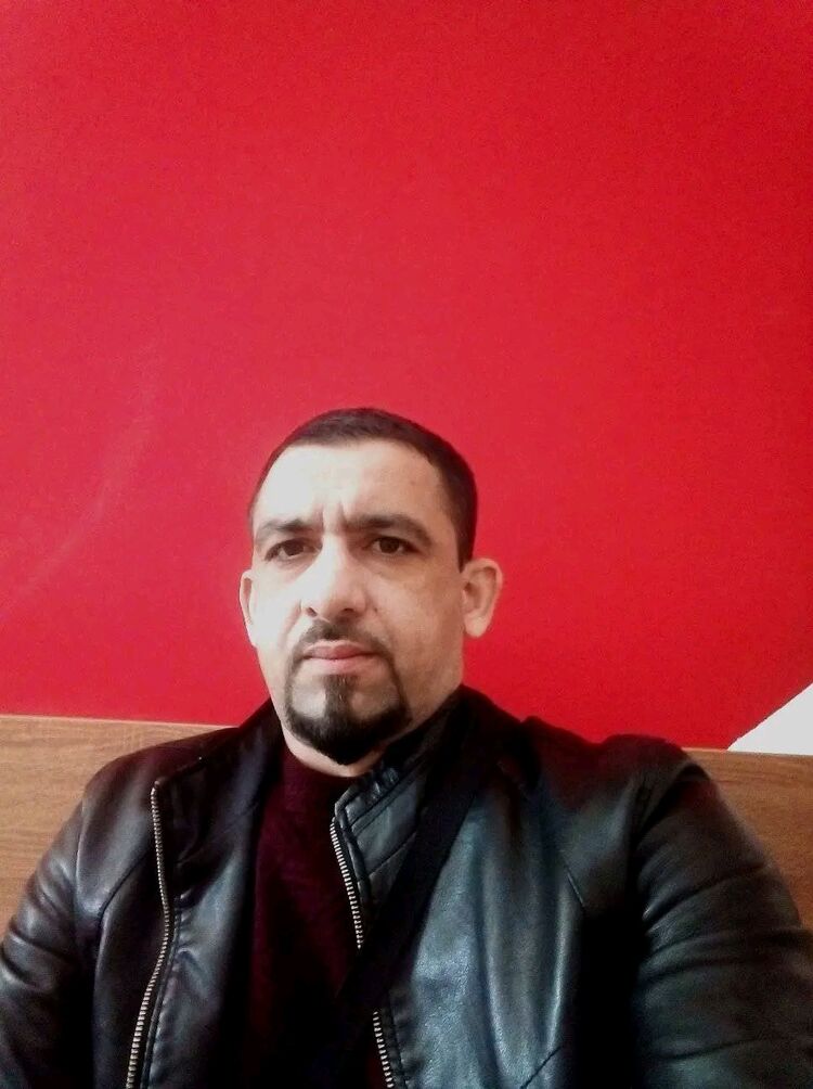  ,   Artur, 37 ,   ,   , c 