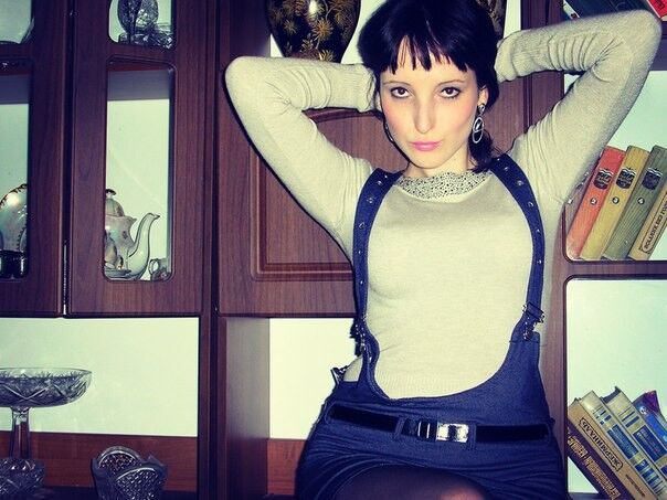  6715788  Viki, 38 ,    