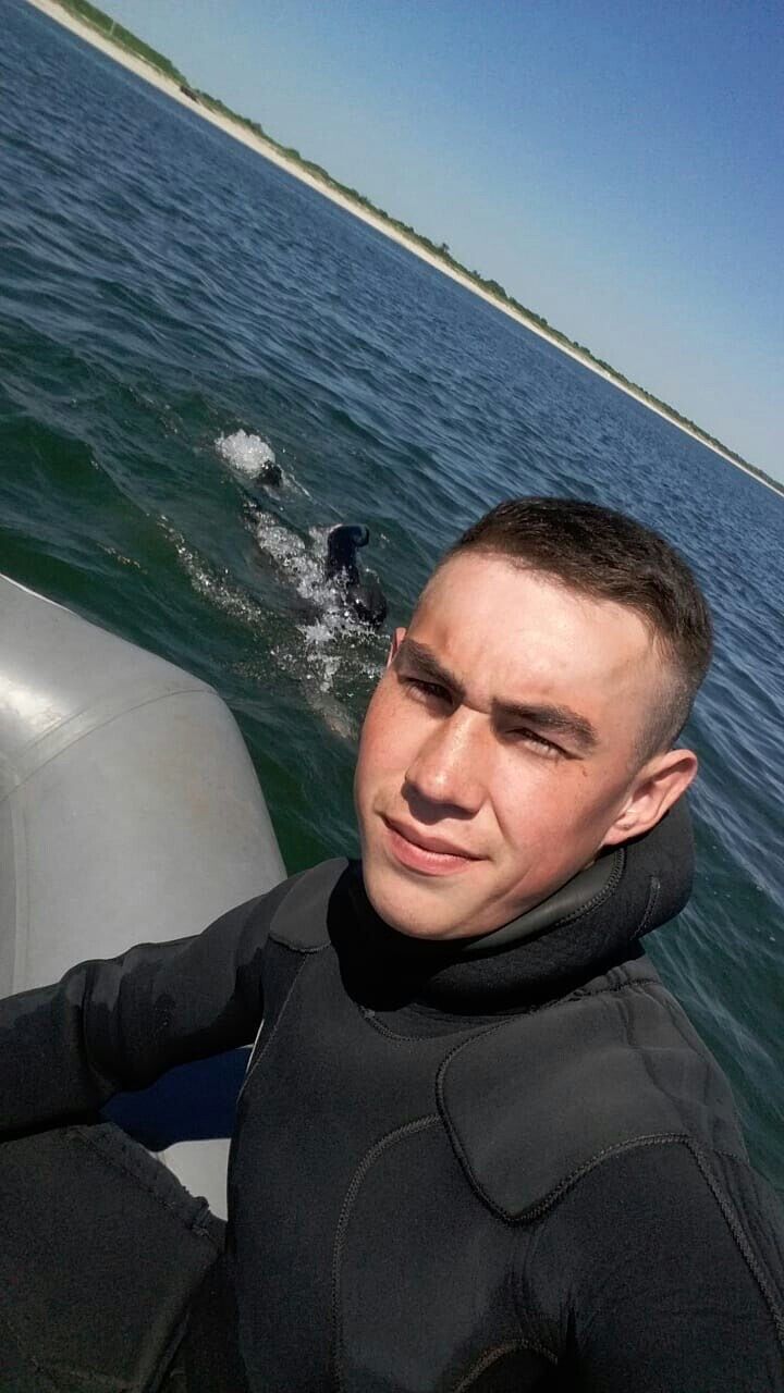  ,   Rafael, 27 ,   ,   , c 