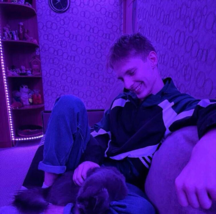  52518528  , 18 ,    --