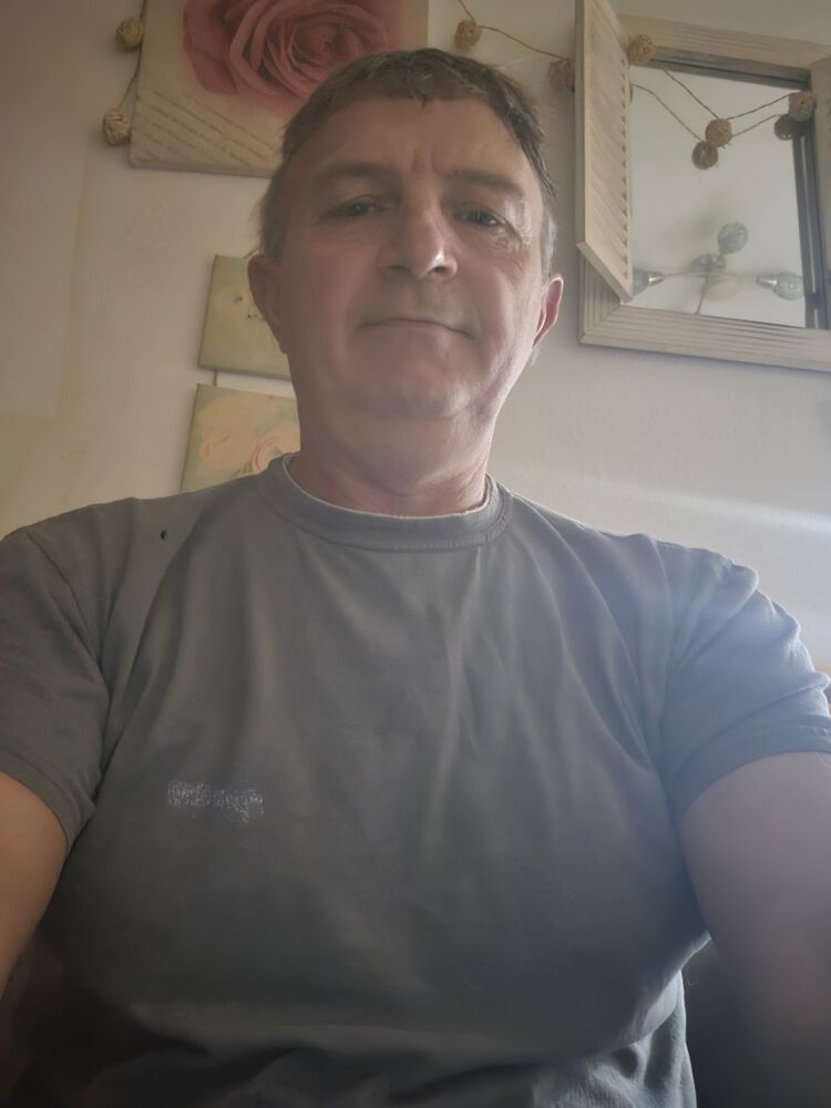  47884358  Goran, 54 ,    Traunstein